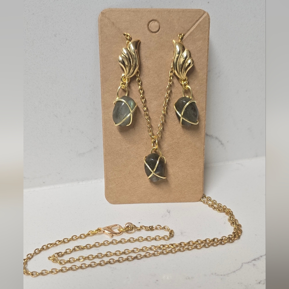Labradorite & Gold Tone Pendant Necklace 13" Set
